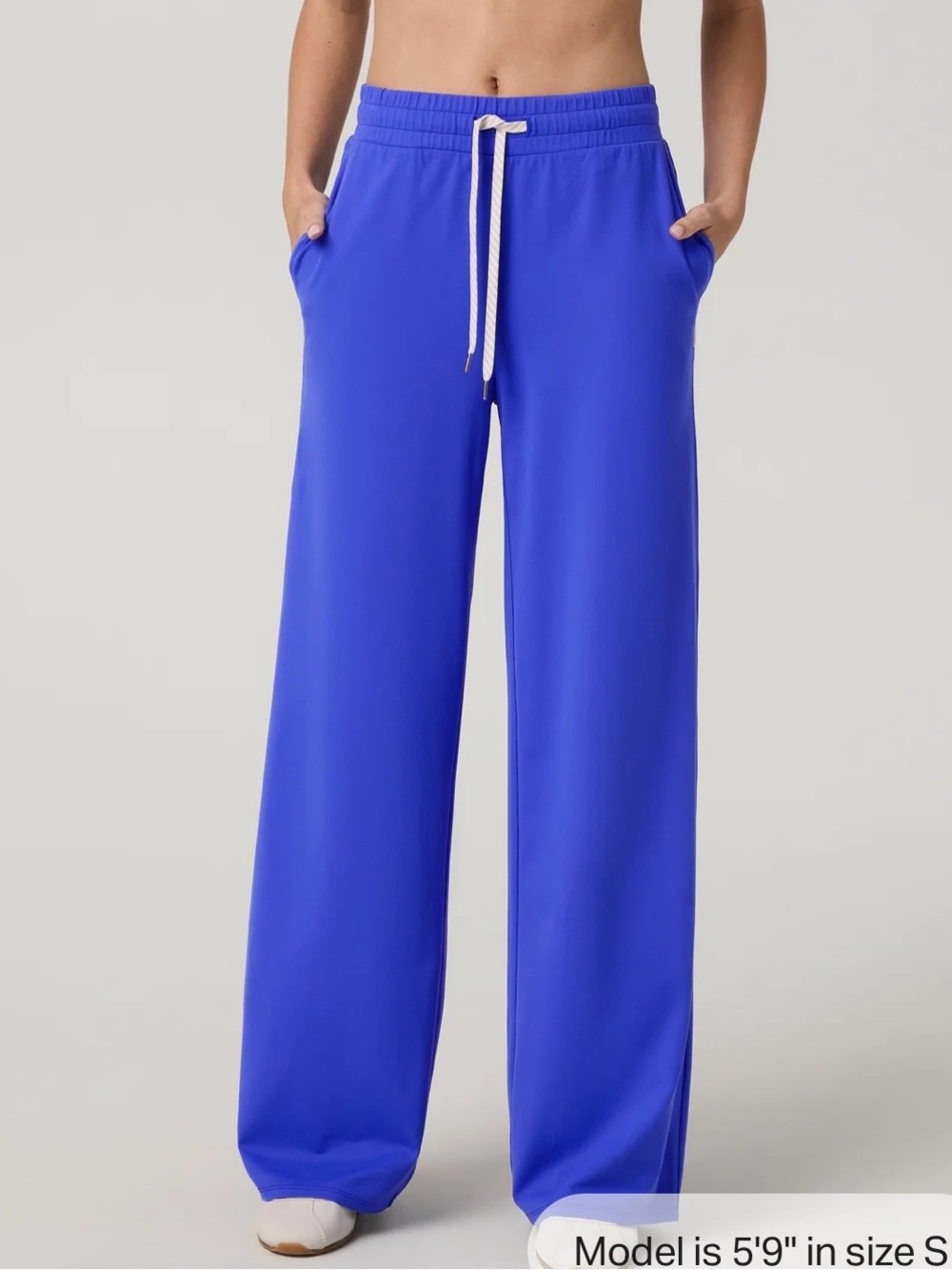 Vuori Halo essential wide leg pant. Electric blue size small.